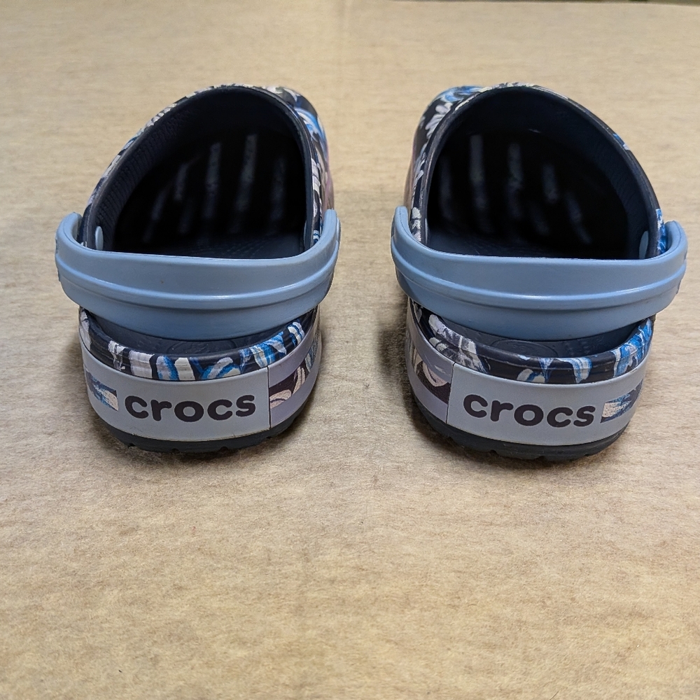CROCS Blue and Purple Lily Floral Clogs Size Women's 6 - Picture 3 of 6